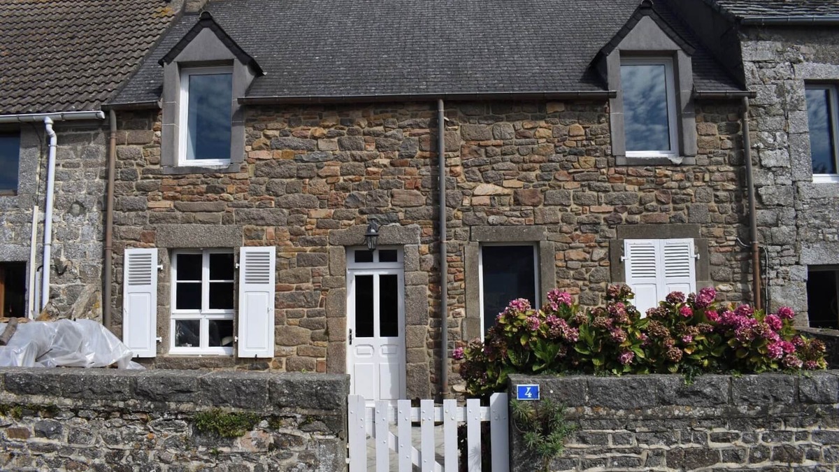 Flamanville House | Typical Cotentin house with courtyard and garden!