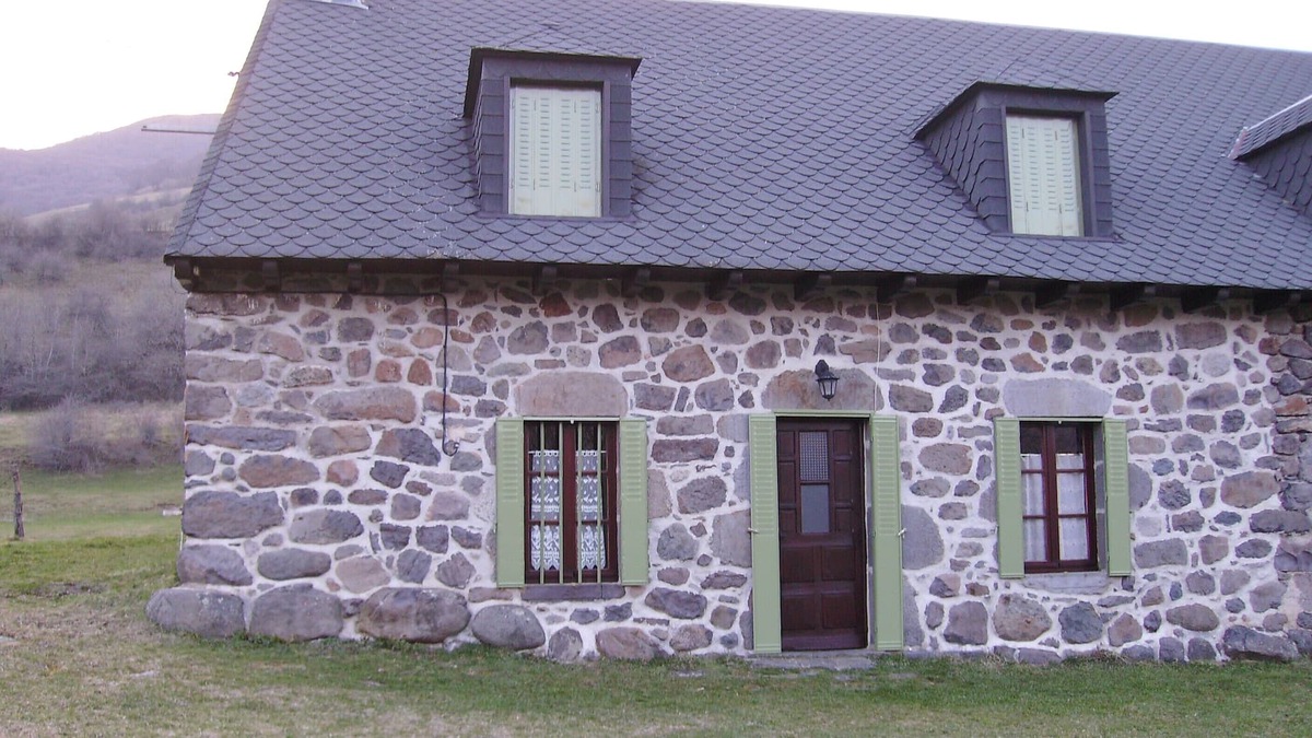 Cheylade House | Typical country house in the heart of the Auvergne Volcanoes Natural Park