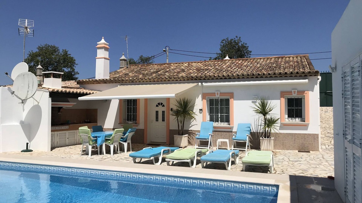 Gorjoes House | Typical house with private pool to rest in the authentic Algarve - Free wifi