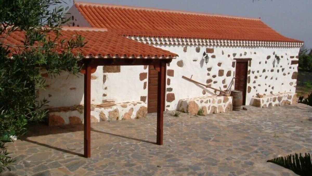 Guisguey House | Typical local house in Fuerteventura. Sun and relax