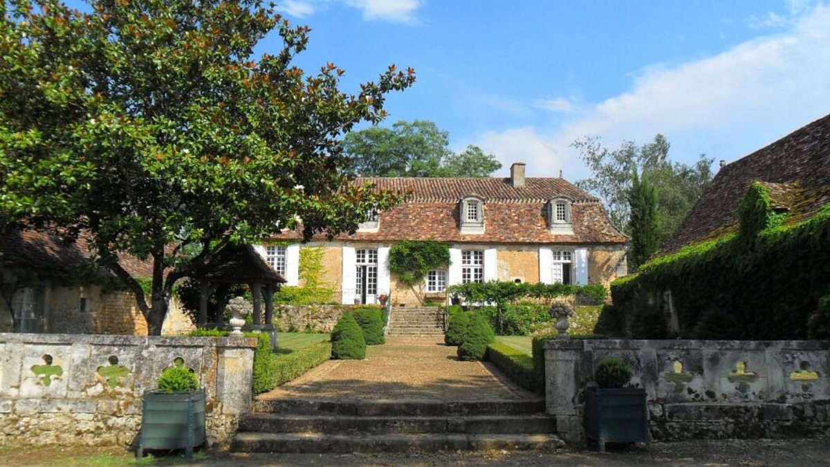 Liorac-sur-Louyre House | Typical mansion with pool in a haven of peace