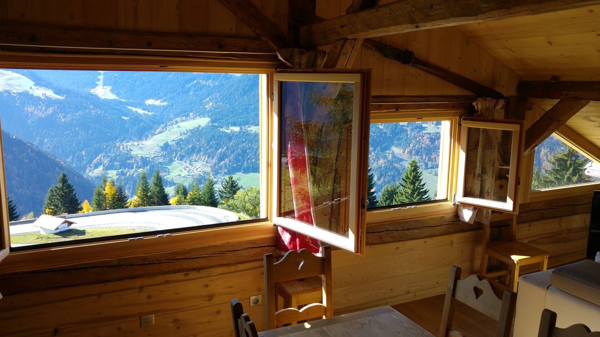 Les Prodains Ski Chalet | Typical mountain chalet for 8/10 people