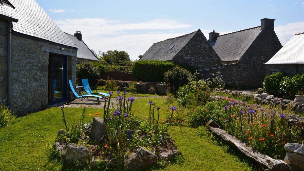 Crozon House | Typical Penty in Hamlet at Cap de la Chèvre Crozon-Morgat