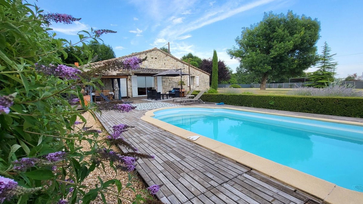 Montaigu-de-Quercy House | Typical Quercy single storey house, with heated pool
