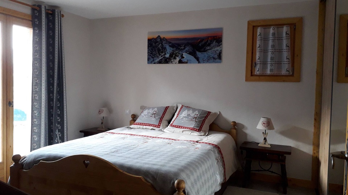 Hauteluce Ski Chalet | Typical Savoyard chalet with view of Mont Blanc