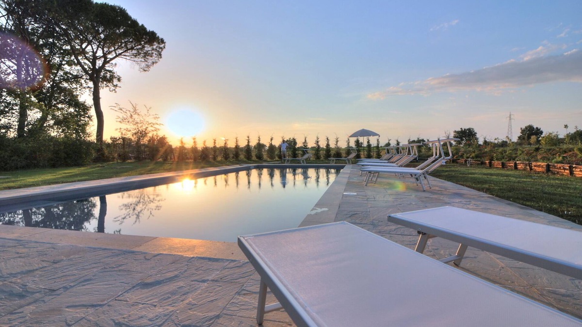 Le Piazze Villa | Typical Tuscan villa near Arezzo, with private pool and sleeps 16