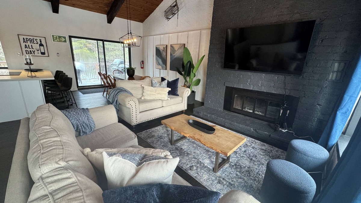 The Blue Mountains Ski Chalet | Tyrolean Lane *HOT TUB *SAUNA