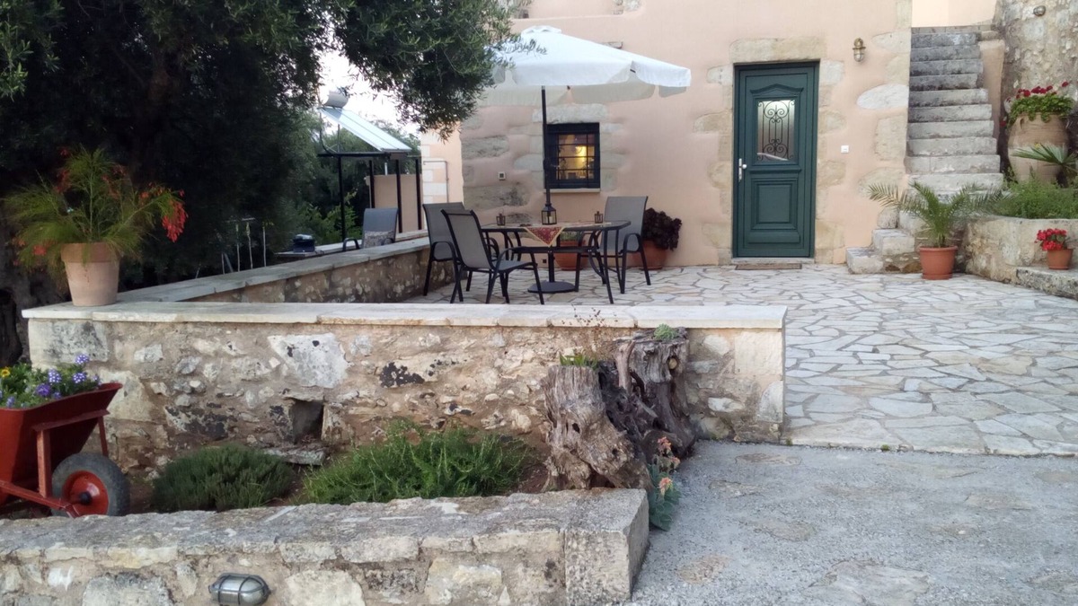 Tzitzifes House | TZITZIFES OLD STONE MANSION