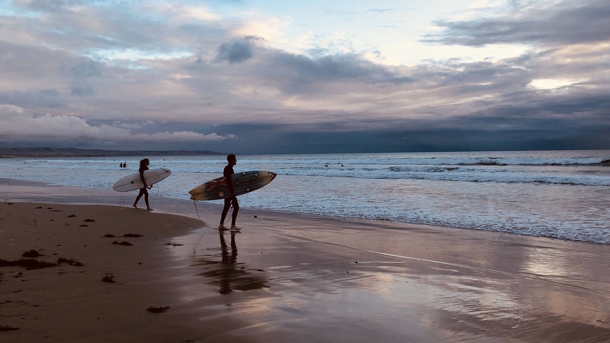 Moana House | U2 at Moana Beach Esplanade Exclusive 2 Bdrm Apt WiFi Spa Pet Friendly