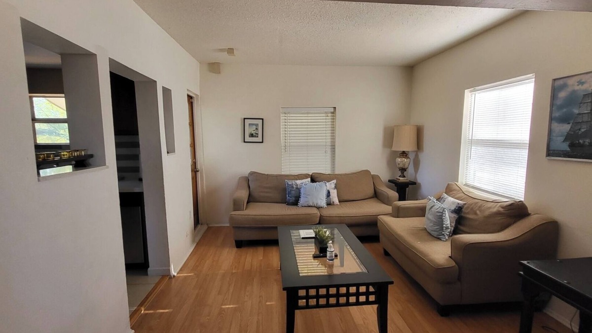 Garfield Apartment | U2 - Private 2BR Walkup APT in DT PHX w/pkg