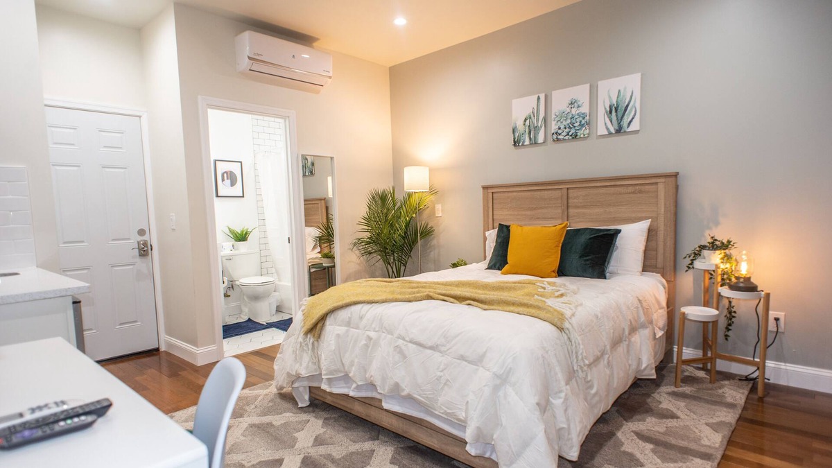 Devil's Pocket Apartment | U2F-Sunny Studio walk to Upenn,CHOP,USMLE, Drexel