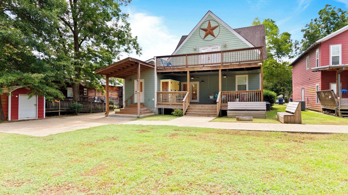 Tuscaloosa House | UA CAMPUS ADJACENT 4BEDROOM/4BATHROOM FARMHOUSE SLEEPS 8