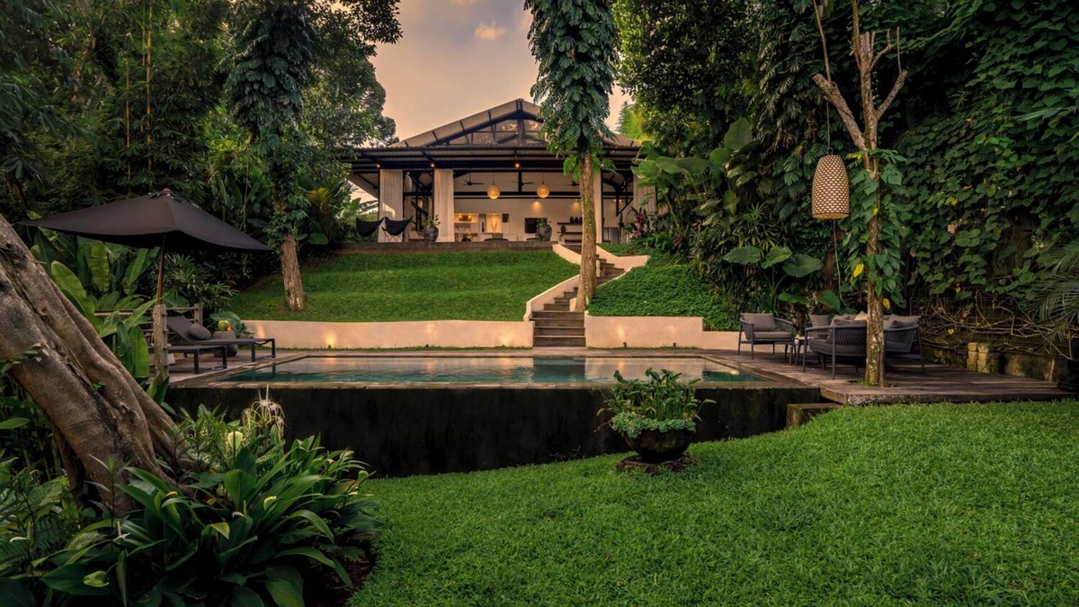 Peliatan Villa | Ubud's Green Oasis: Jungle Serenity and Valley Views