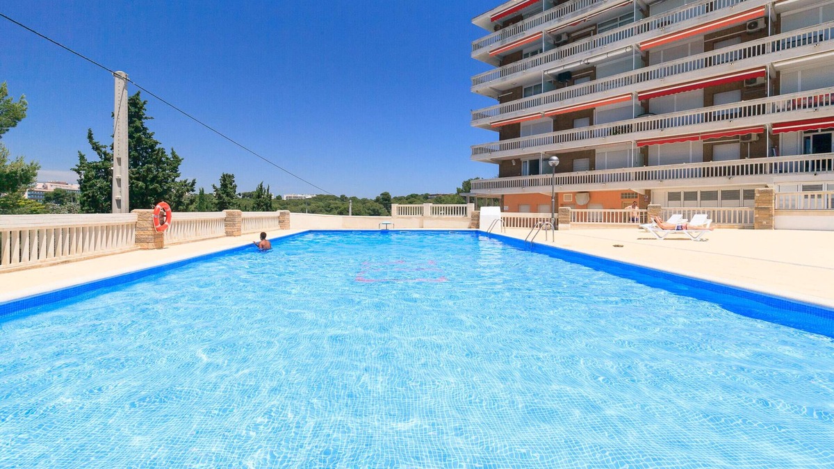 Cap de Salou Apartment | UHC CYE 6 · Apartamento en zona tranquila y piscina comunitaria