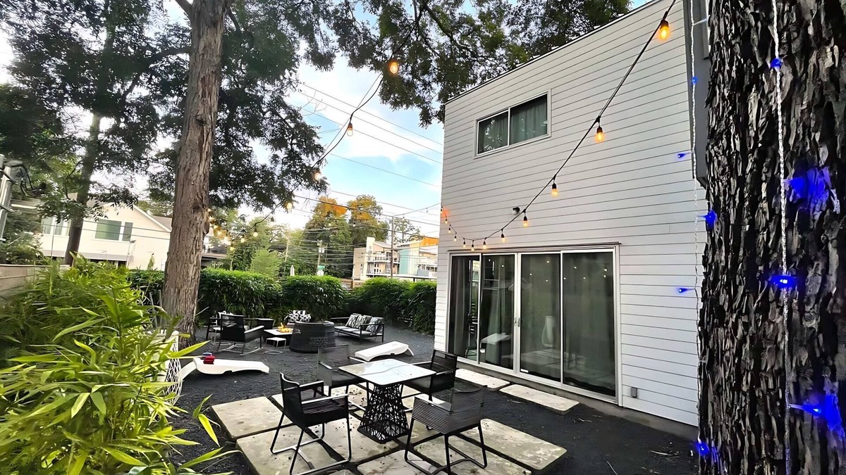 East Cesar Chavez House | Ultimate 10BR Group Getaway—6min to Rainey Street
