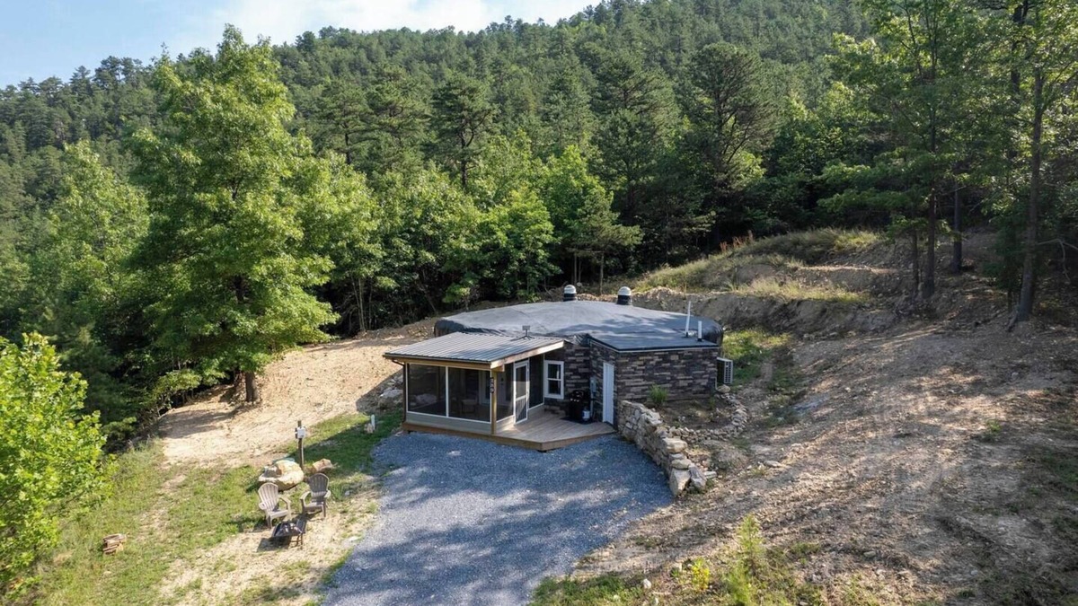 Stanley Apartment | Ultimate Adults-Only Romantic Hideaway | Seclusion, Hot Tub & Views