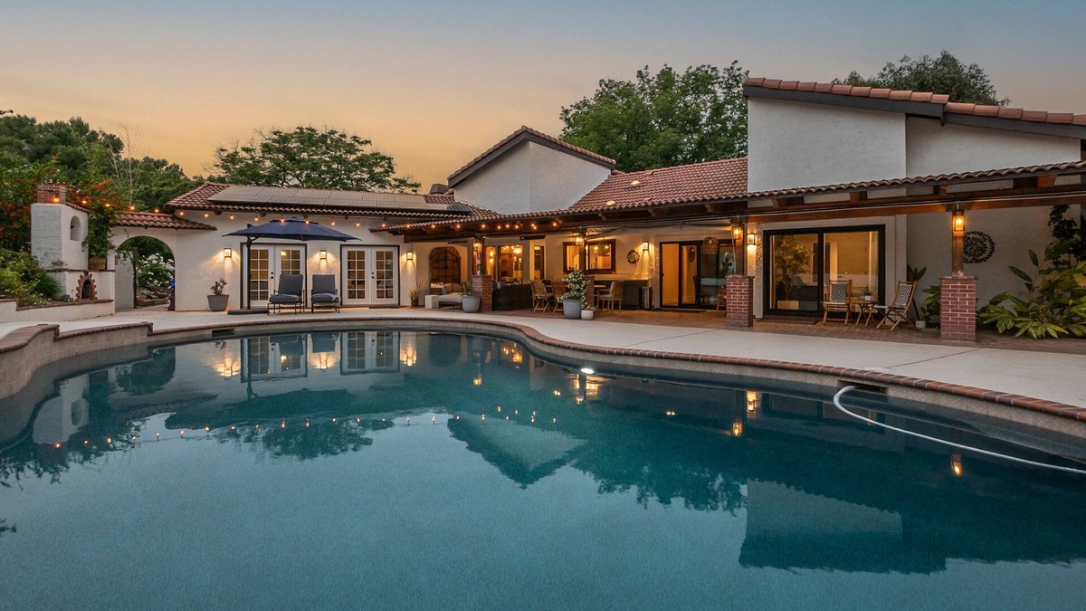Kit Carson House | Ultimate Escape: GameRoom, EV Charger, Pool & Spa