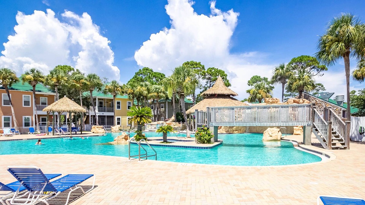 Ono Island Condo | Ultimate Experience: Beautiful Condo with Spectacular Pool Near the Beach