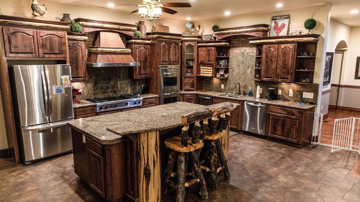 Pinetop Cabin | Ultimate Family Pinetop Escape – Spacious Cabin with Game Room & Theater!