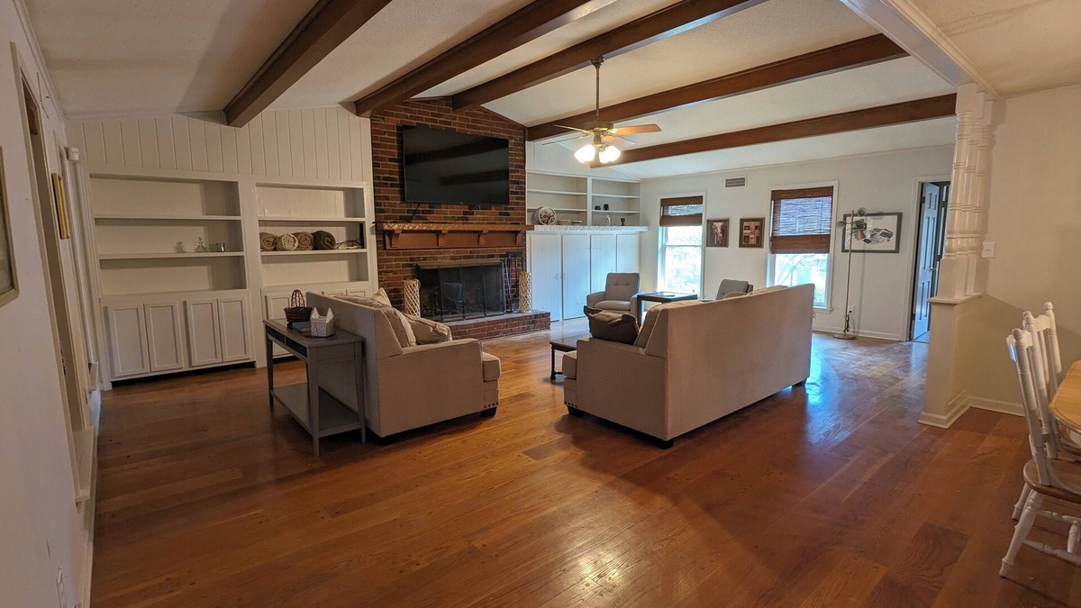 Jackson House | Ultimate Group Getaway Sleeps 18-Game Room-8BR/5BA
