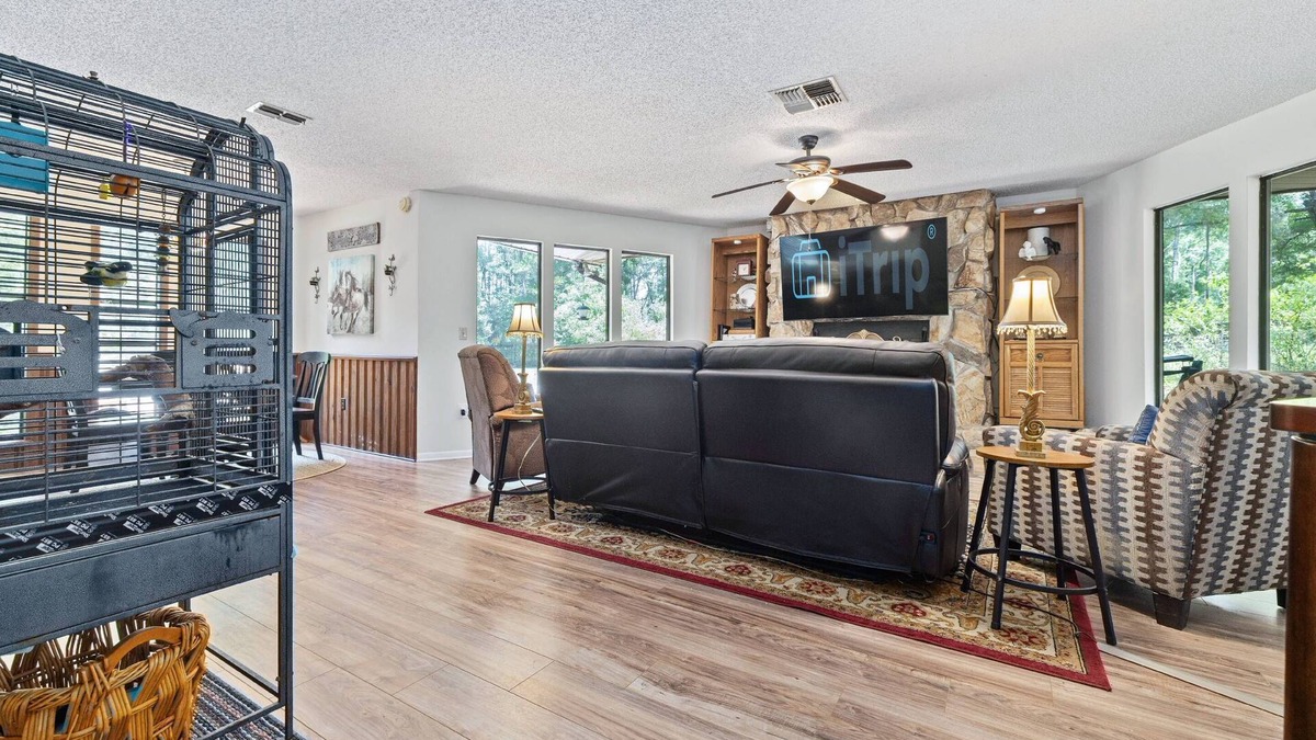 Brooksville House | Ultimate Horse-Friendly 4BR Home with Private Pool, Stables, & Access to Withlacoochee horse trail