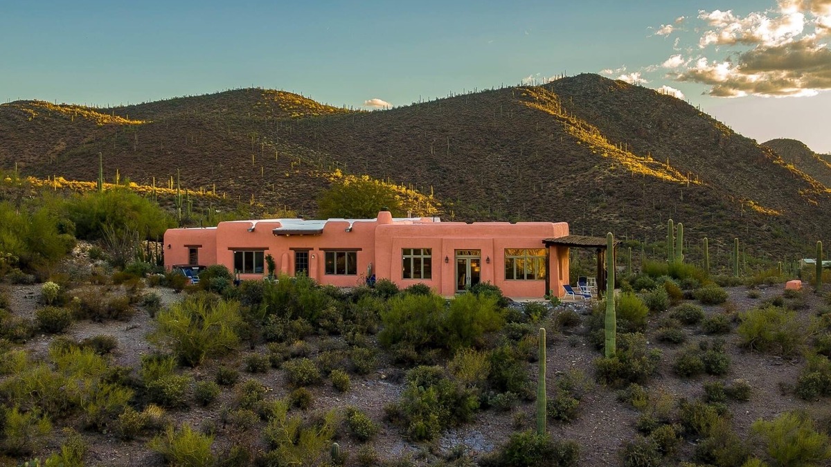Twin Hills Estates House | Ultimate Mountain Privacy In The Saguaro National Park at Gates Pass.