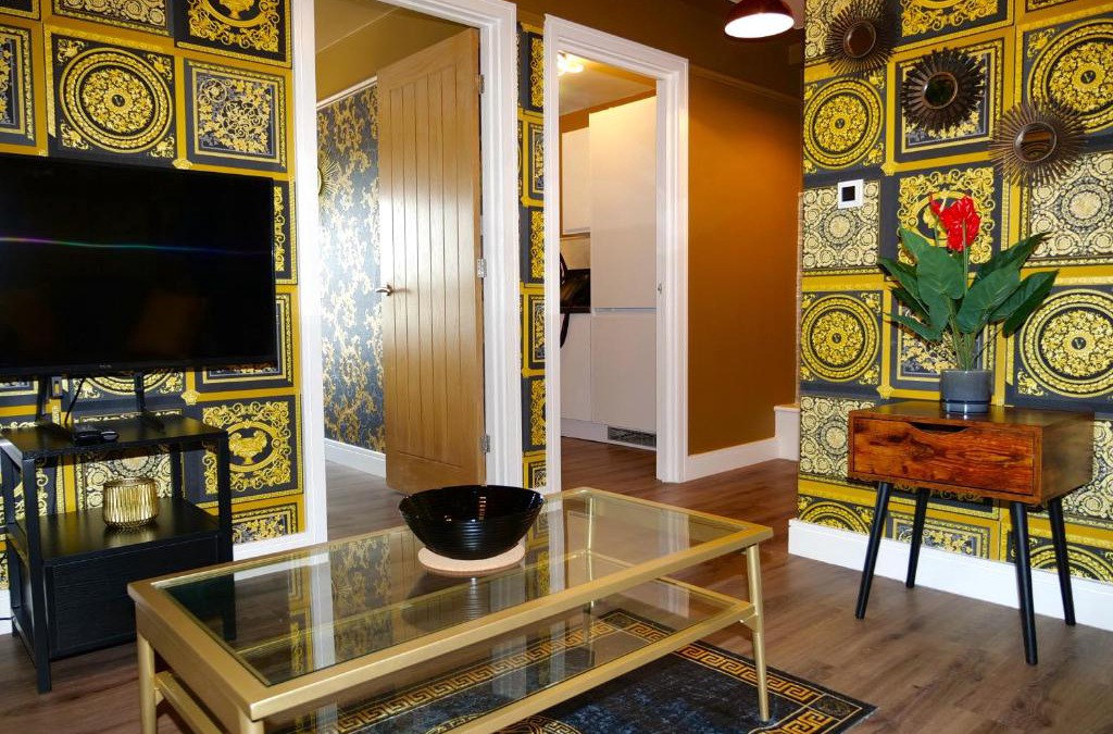 Rotherham Apartment | Ultra Deluxe Versace Apartment Near Sheffield FULL SKY TV
