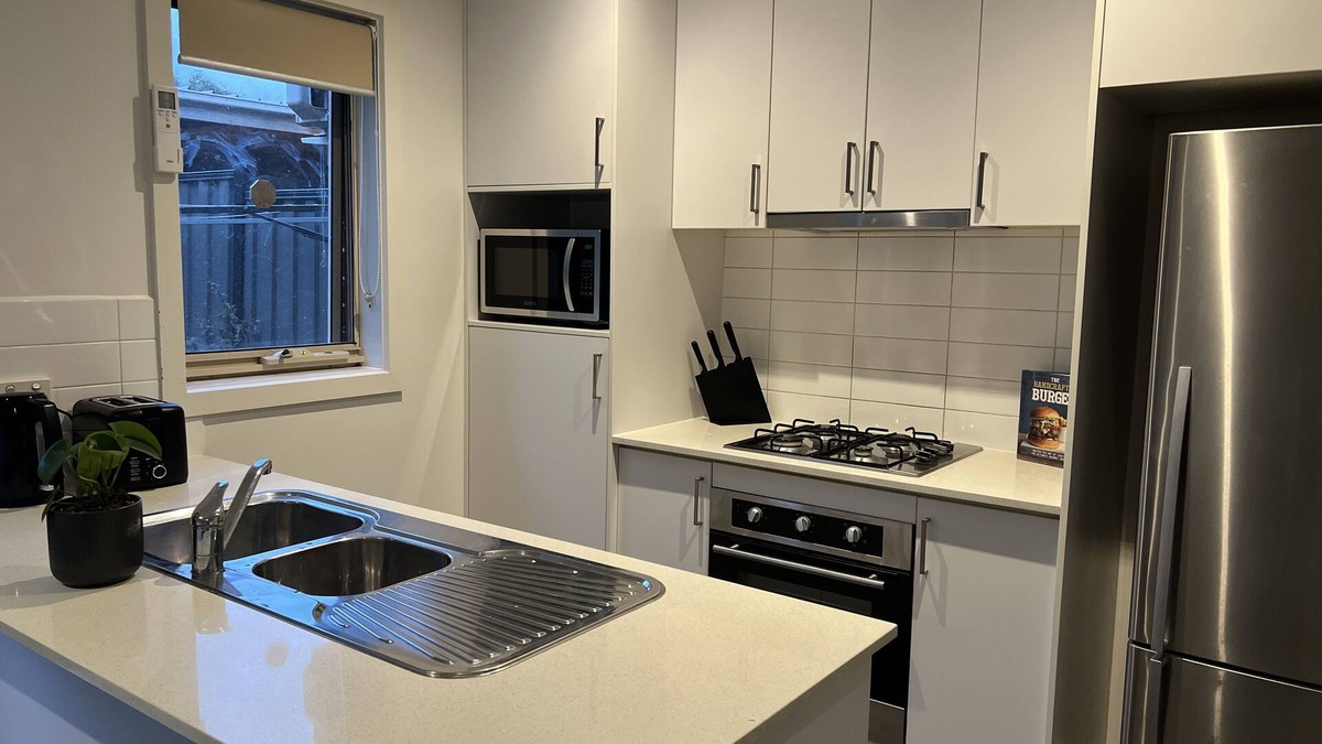 Craigieburn House | Ultra Modern Home 20 Mins From Airport