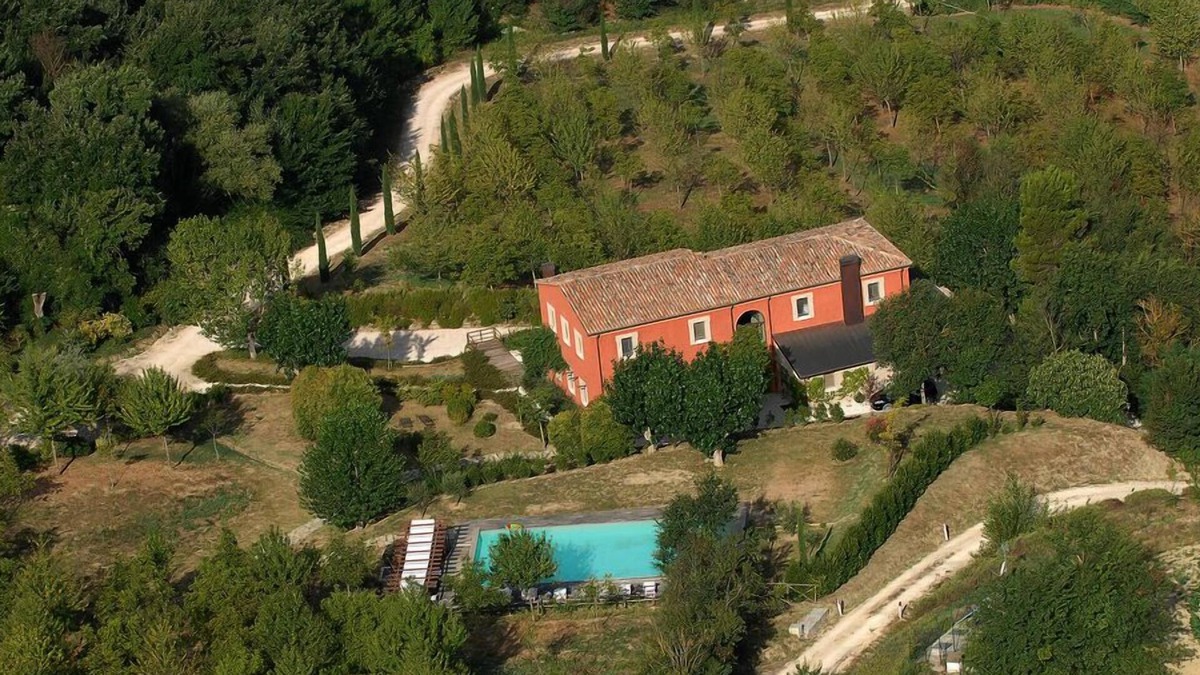 Todi House | Umbria - A country residence 6 Bedrooms w Ensuite Bathrooms