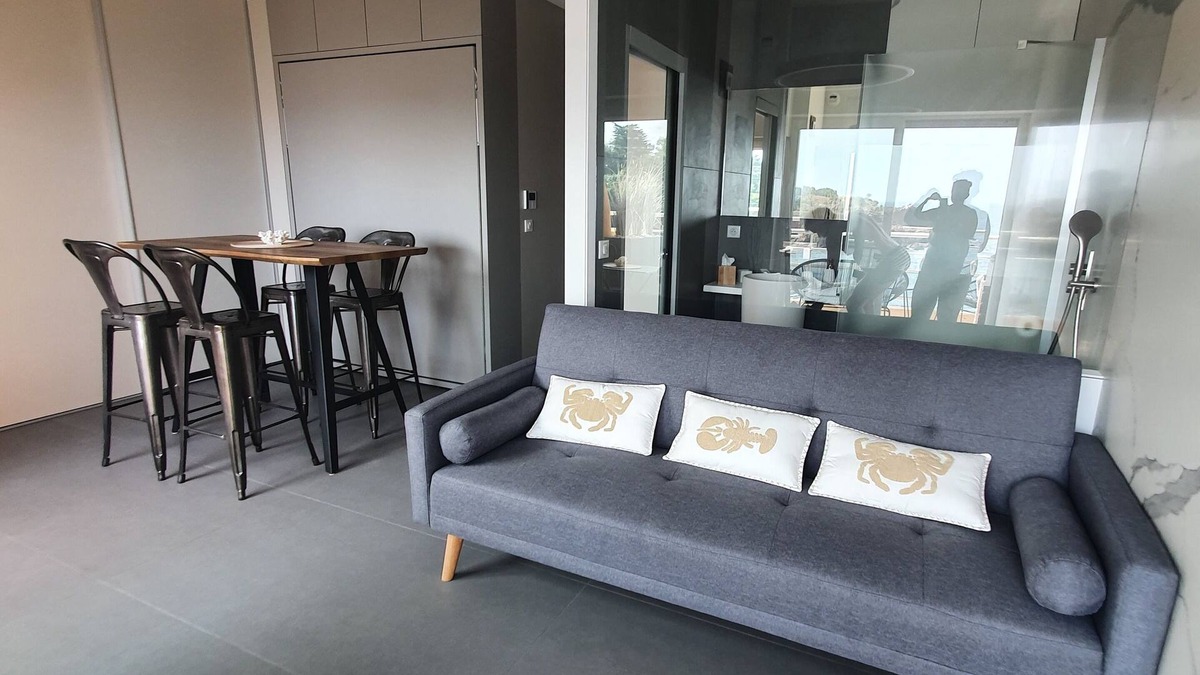 Le Trayas Apartment | Un Balcon sur la mer