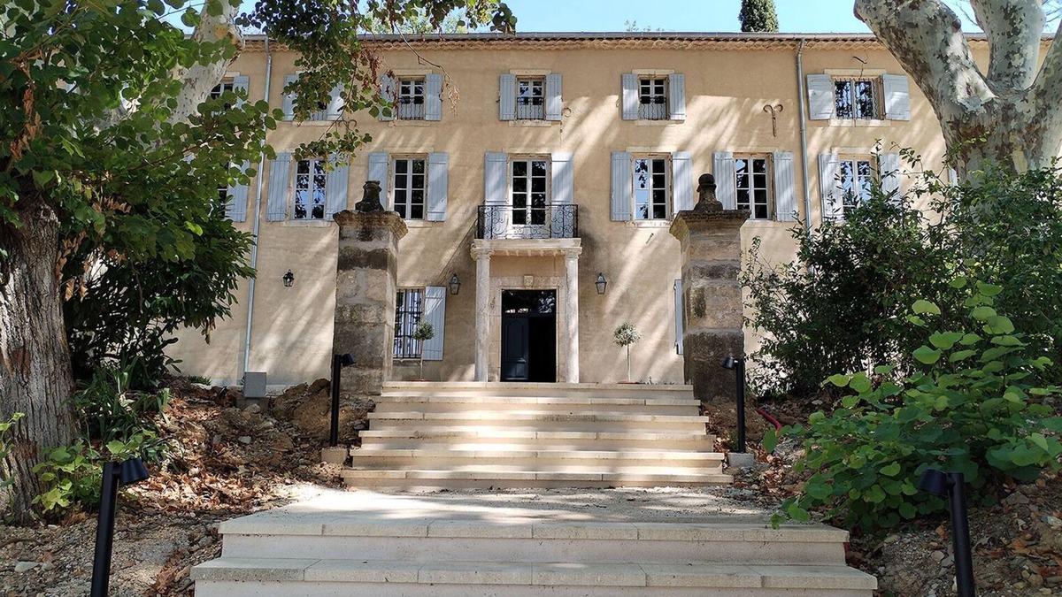 Cornillon Other | Un Château Viticole du Xixè Siècle Pour Votre Séjour Dans le Sud de la France