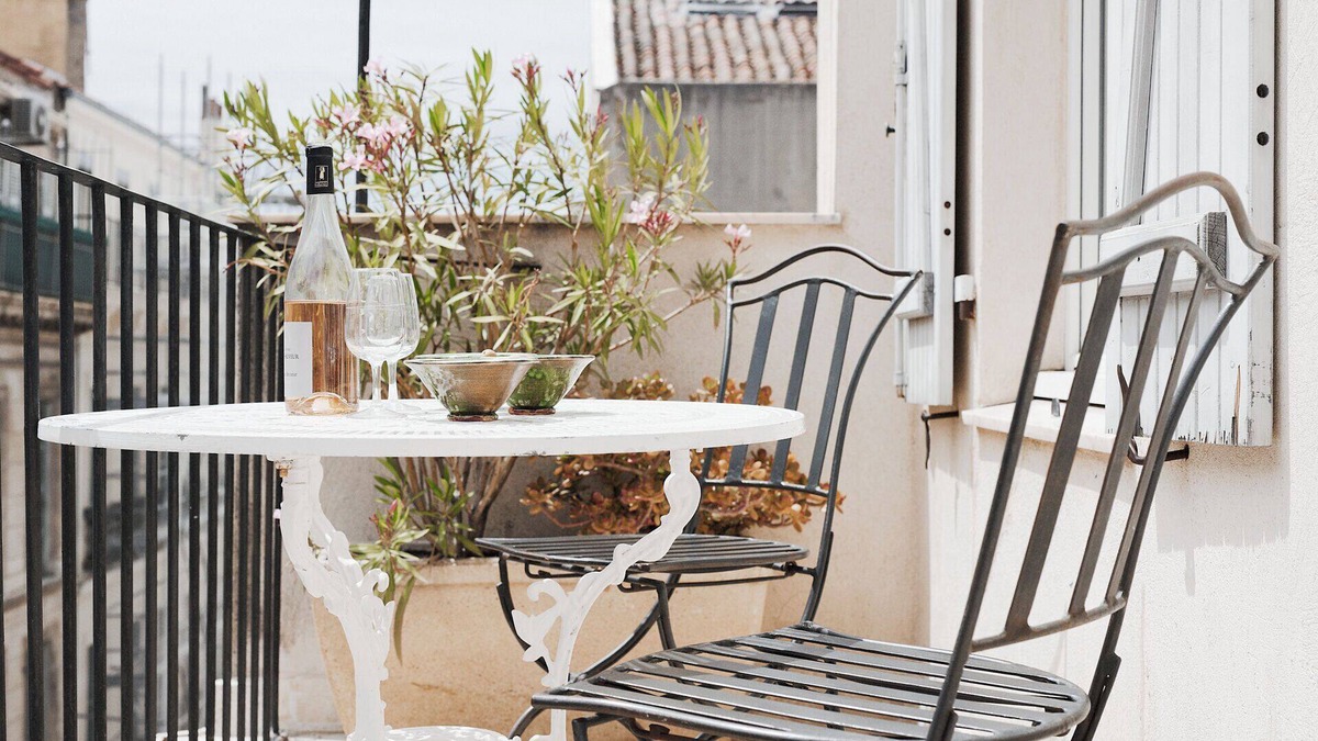 Notre-Dame du Mont Bed & Breakfast | Un mas en ville