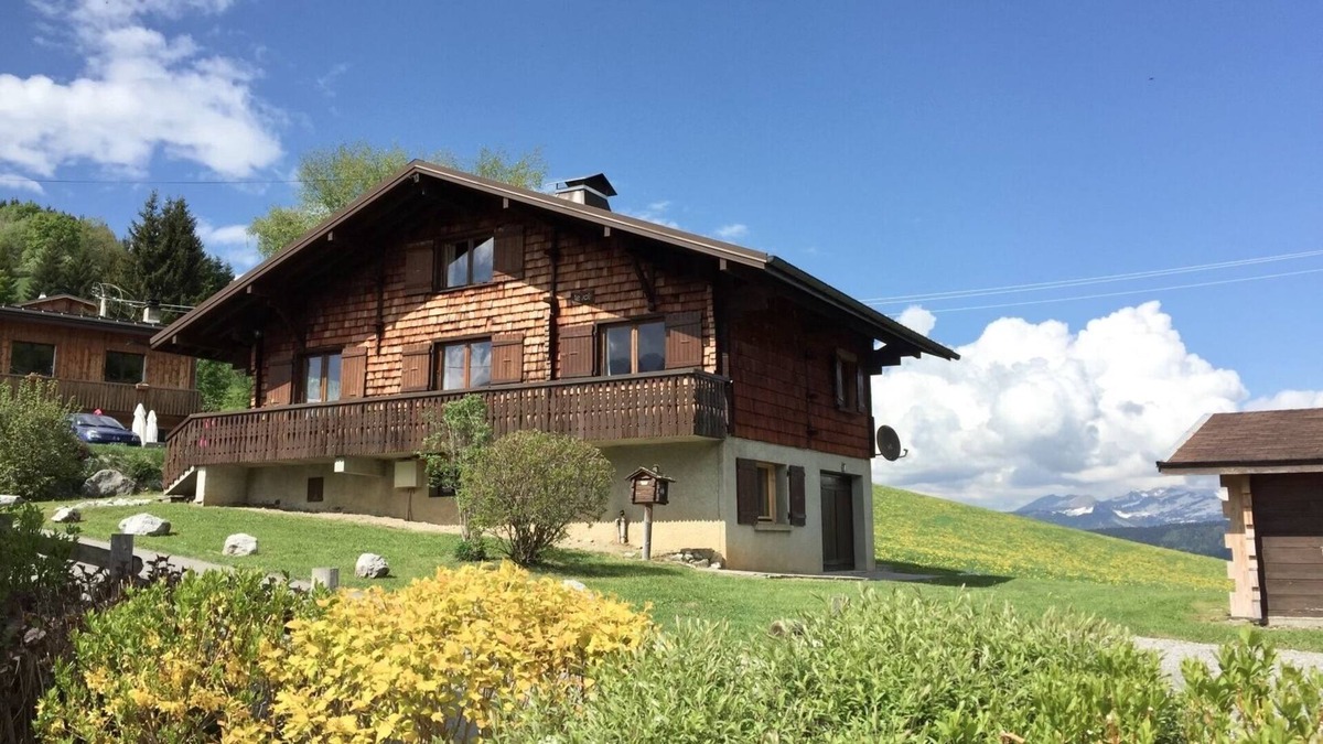 Nancy-sur-Cluses Ski Chalet | Un Vrai Chalet Tout en Bois Dans un Village Typique Haut Savoyard