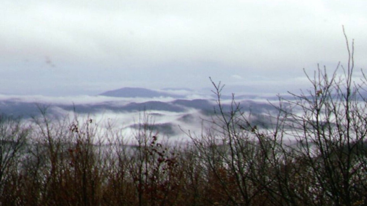 Roan Mountain House | Unbelievable Long Range Views