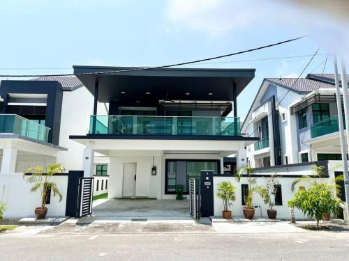 Malacca City House | Uncle CK villa 20pax/pool/party
