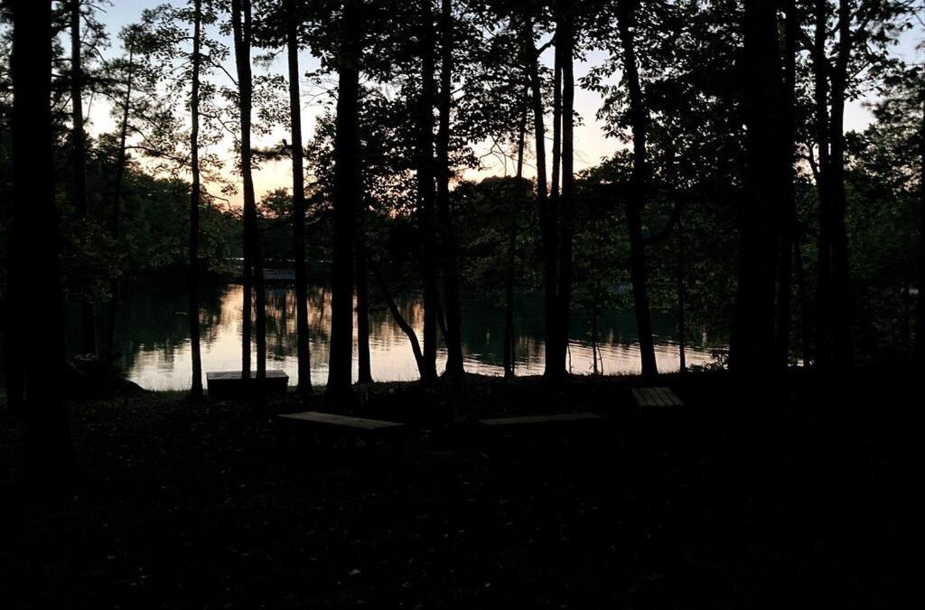 Martin House | Uncork, Unwind & Relax @ our Lake Front Cottage