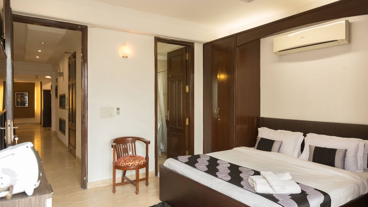 Hauz Khas Village Bed & Breakfast | Under My Roof - Classic