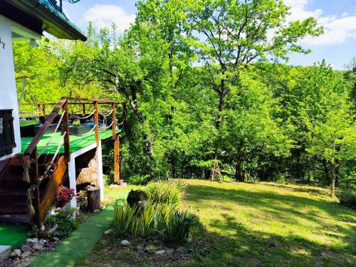 Staro Petrovo Selo Ski Chalet | UNDER THE GREEN ROOF