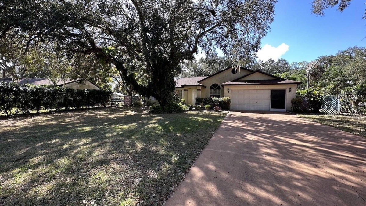 Port LaBelle House | Under the Oaks Un-refined Florida Living