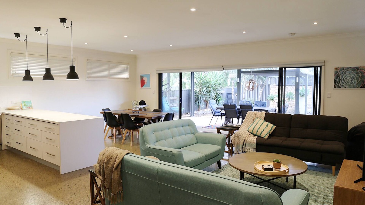 Encounter Bay House | Uneek Coastal Living - Pet friendly, NETFLIX, WI-FI