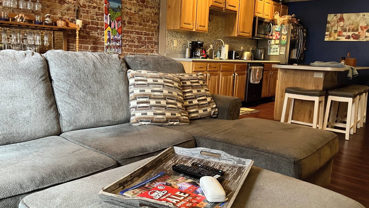 Downtown Des Moines Apartment | Unique 2 Bedroom loft located downtown in the Heart of Des Moines' East Village
