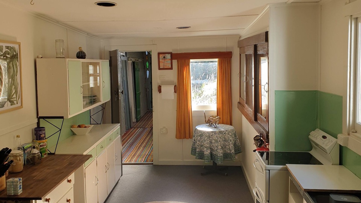 Tullah House | Unique 3 Bedroom House on 1/2 Acre Property