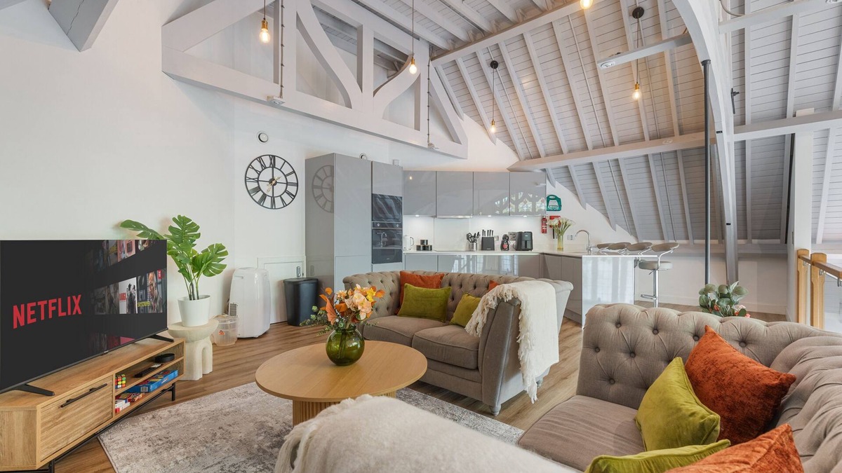Valentines Apartment | Unique 3BD Penthouse in Historic Church Conversion