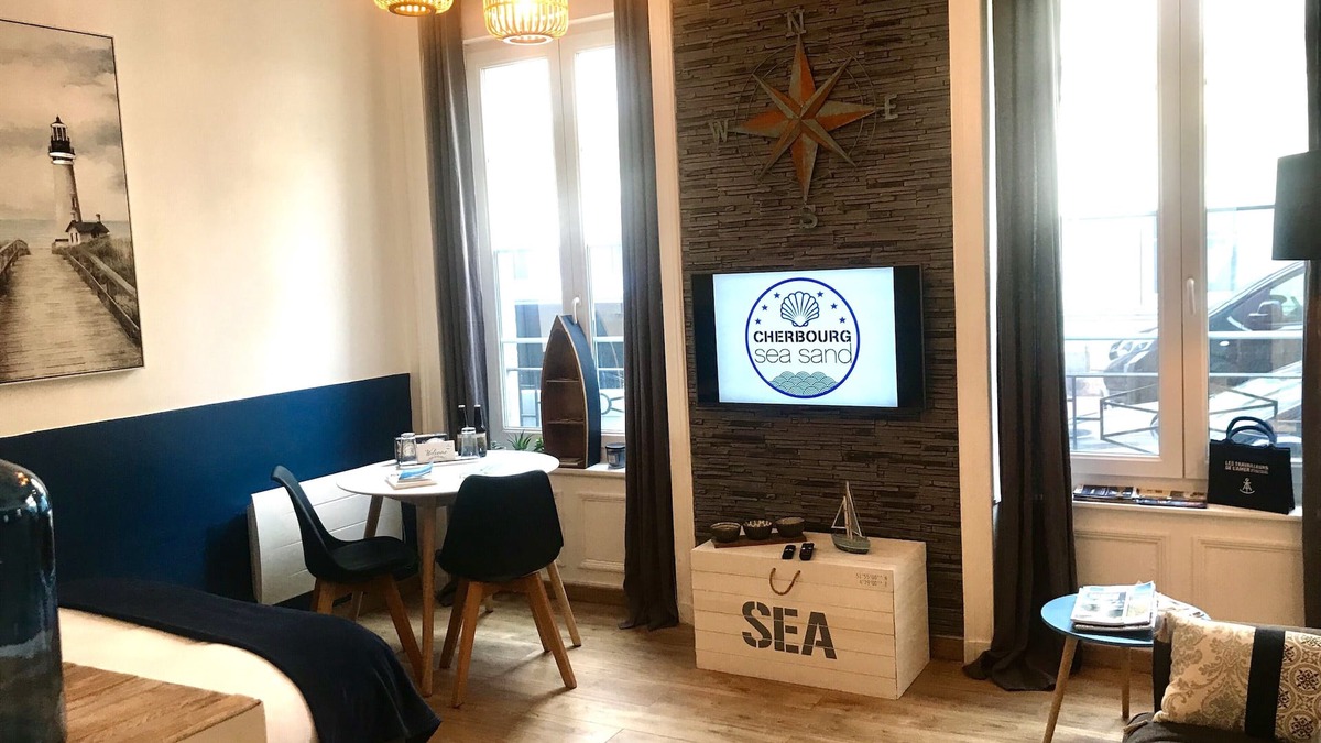 Cherbourg-en-Cotentin Apartment | Unique and stylish in the ❤️ of Cherbourg