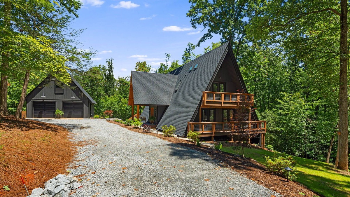 Lenoir Ski Chalet | Unique A-Frame cabin with Hot tub,Firepit,Jukebox