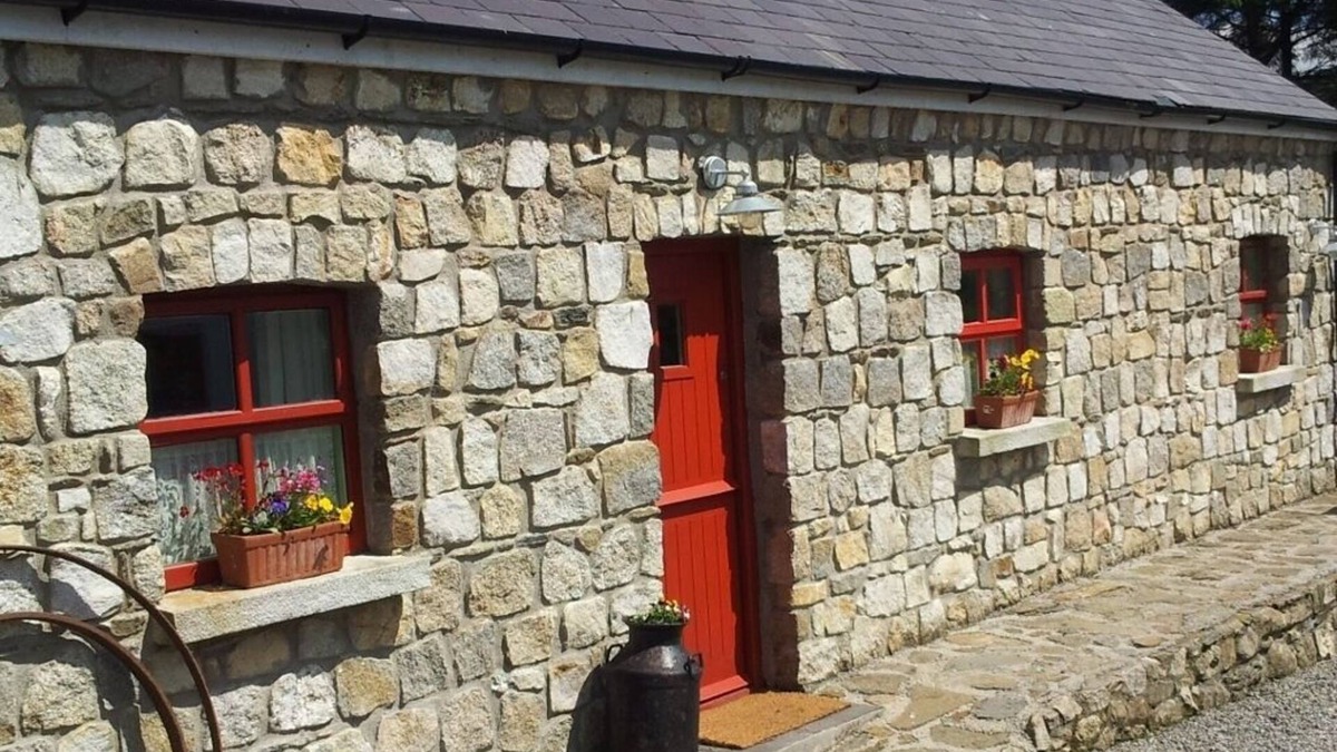 Knockaderry Cross Roads Cottage | Unique And Charming Traditional Stone Cottage In Picturesque Surroundings