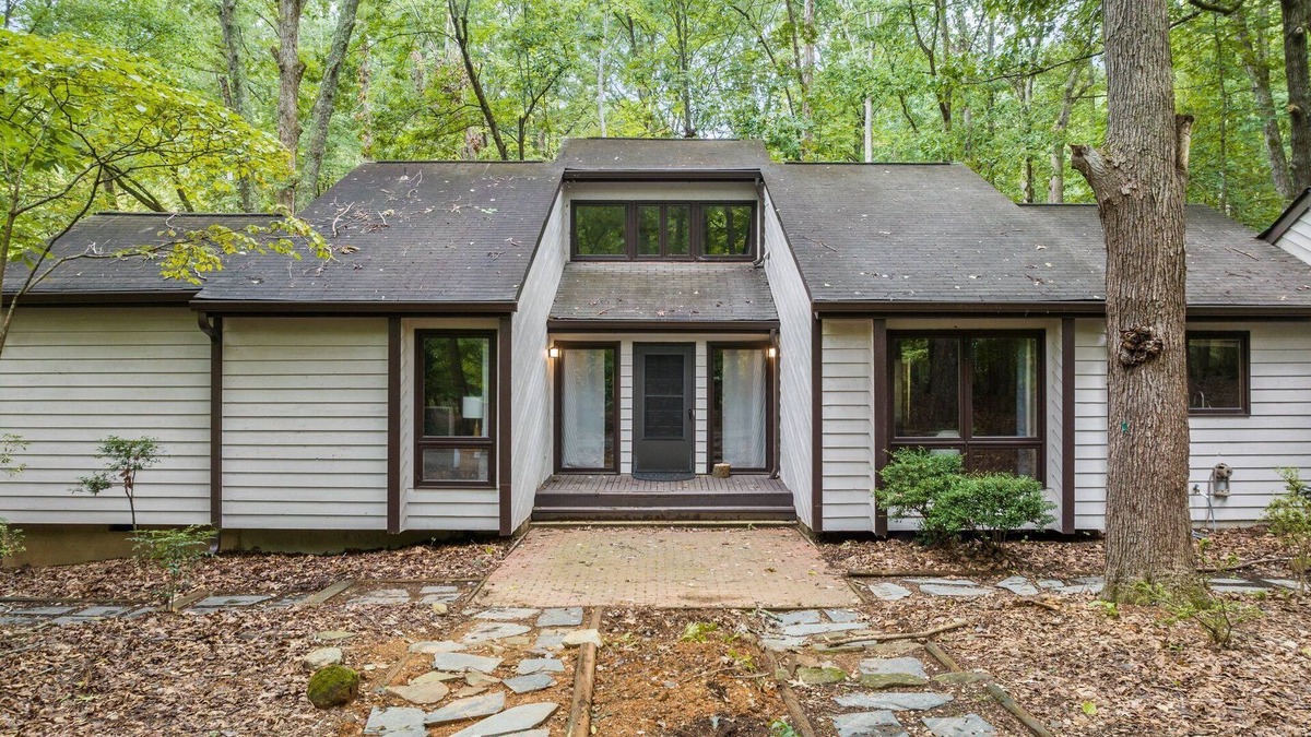 Chapel Hill House | Unique and private home in Chapel Hill