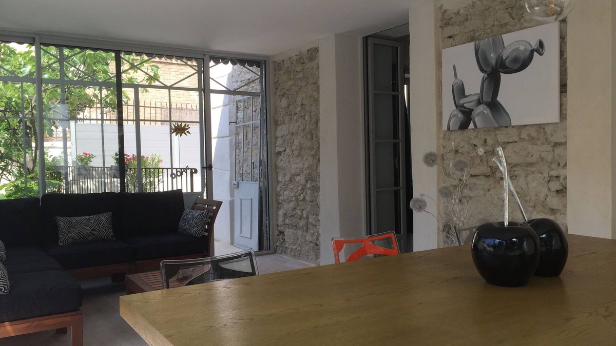 Fontaine-de-Vaucluse Apartment | Unique apartment by the water