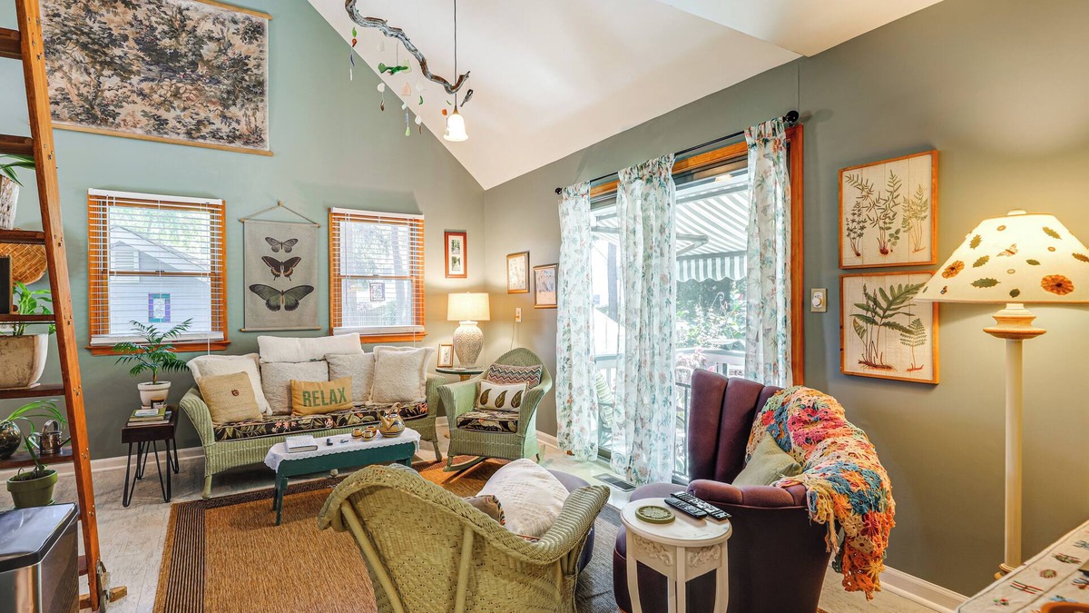 Lewes Apartment | Unique & Artistic Retreat Near Rehoboth Beach!