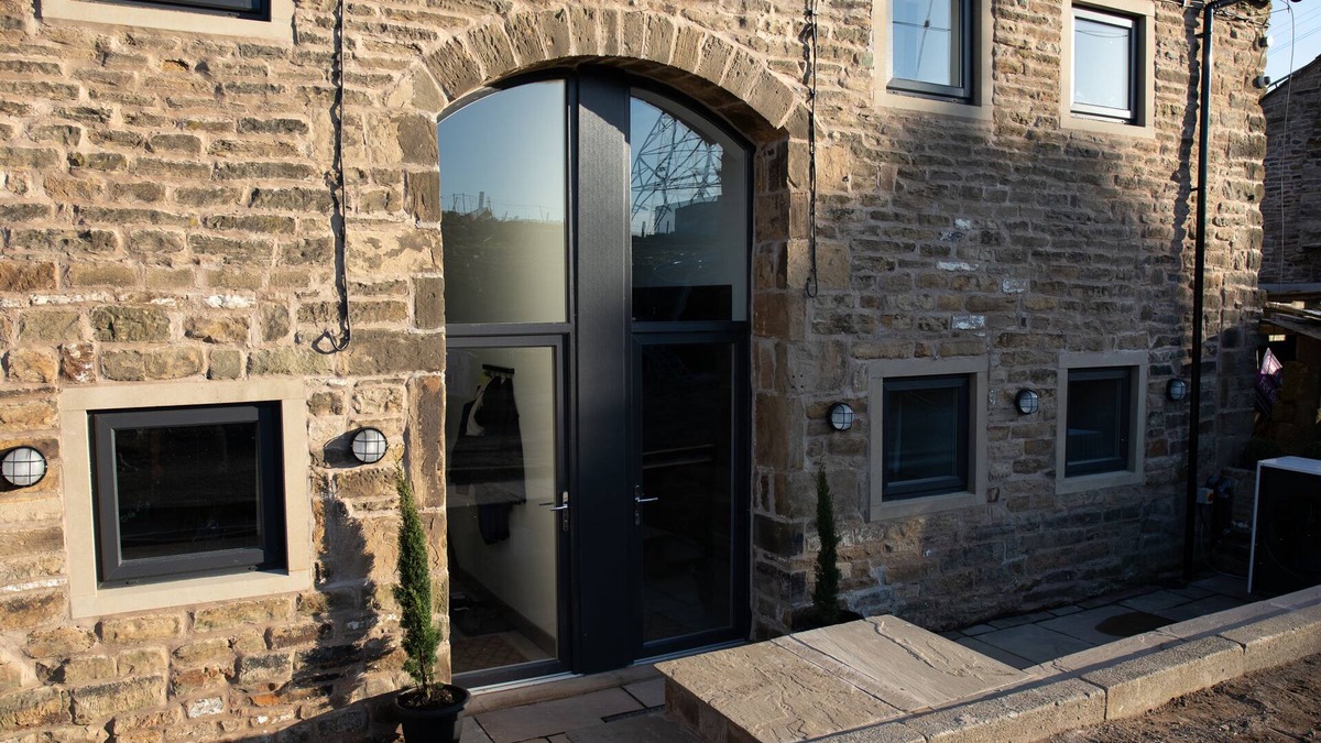 Oldham House | Unique Barn Conversion in Saddleworth